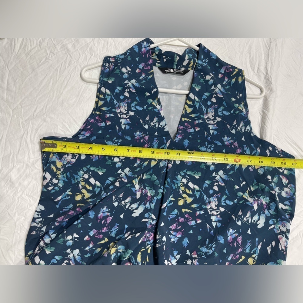 The North Face women’s sleeveless flowy blouse size L - Picture 14 of 15
